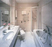 Hotel Ambassador - Bathroom